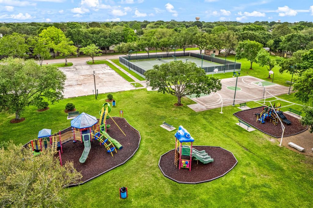 221 Chariss Glen Drive, League City, Texas image 30