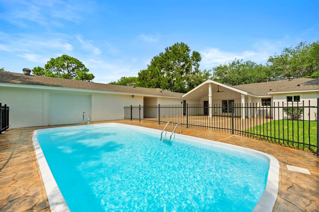 3930 Bluebird Way