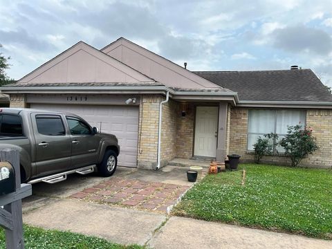 Single Family Residence in Houston TX 13419 Laurel River Drive.jpg