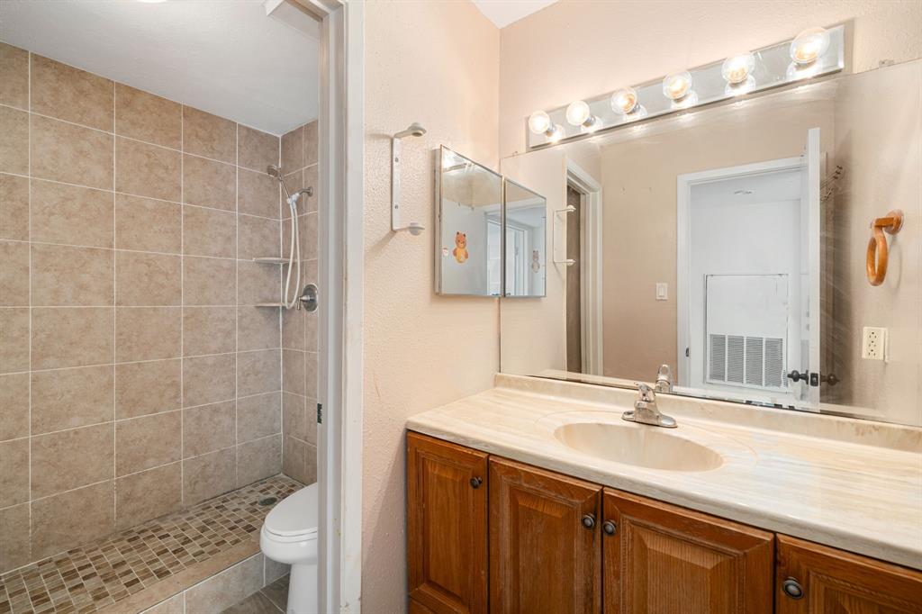 18800 Egret Bay Boulevard #207, Webster, Texas image 16