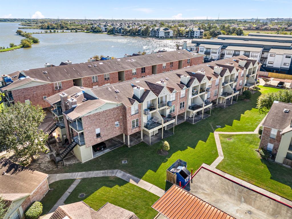 18800 Egret Bay Boulevard #207, Webster, Texas image 3