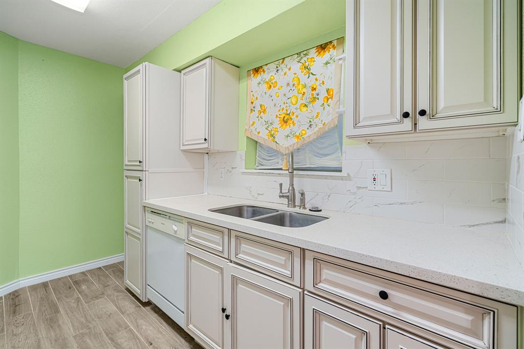 18800 Egret Bay Boulevard #207, Webster, Texas image 8