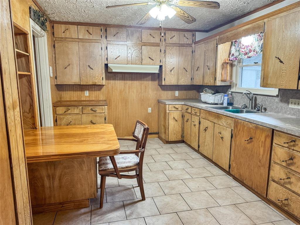 1003 N Kleas Street, Edna, Texas image 14