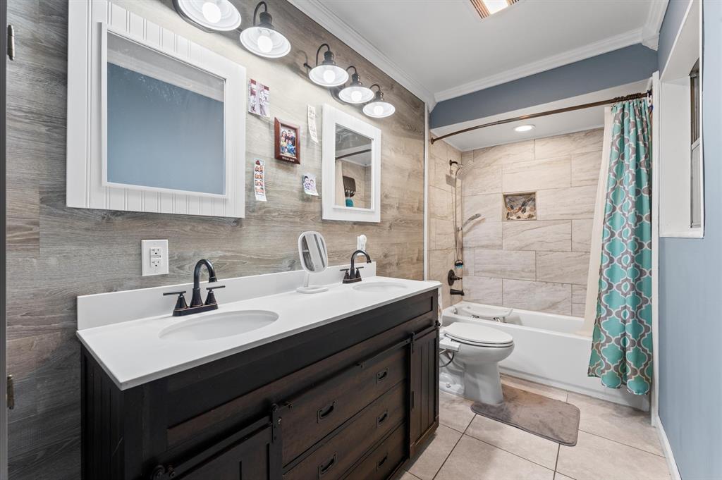 1057 Royal Oak Drive, Dickinson, Texas image 22