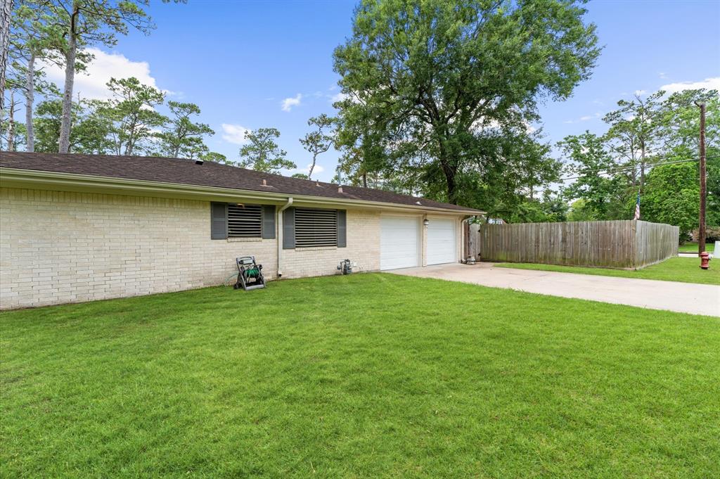 1057 Royal Oak Drive, Dickinson, Texas image 4