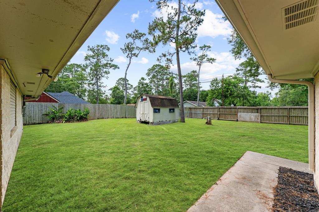 1057 Royal Oak Drive, Dickinson, Texas image 23