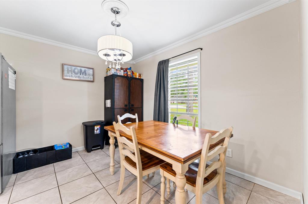 1057 Royal Oak Drive, Dickinson, Texas image 10