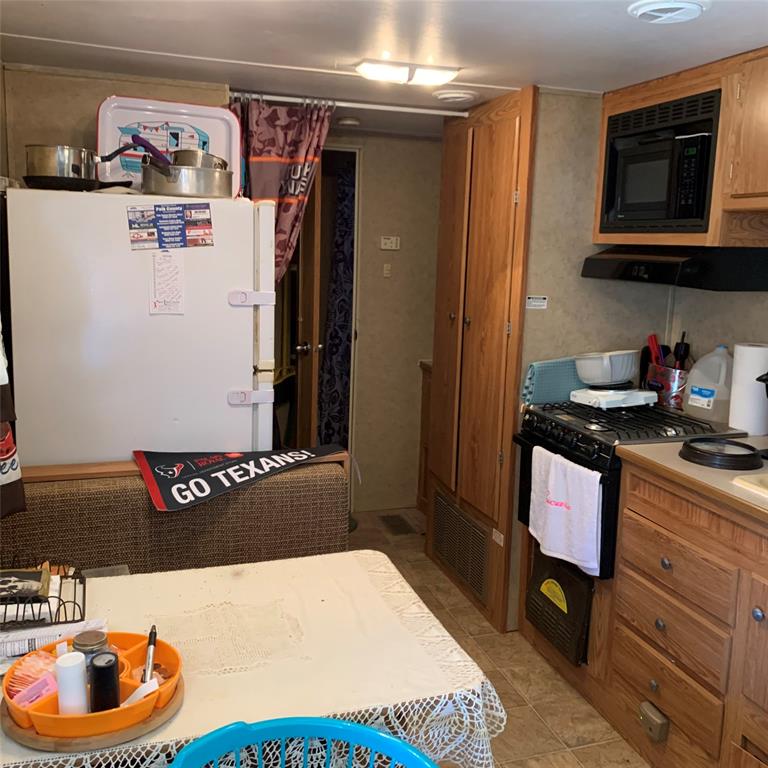 270 Gazelle, Onalaska, Texas image 32