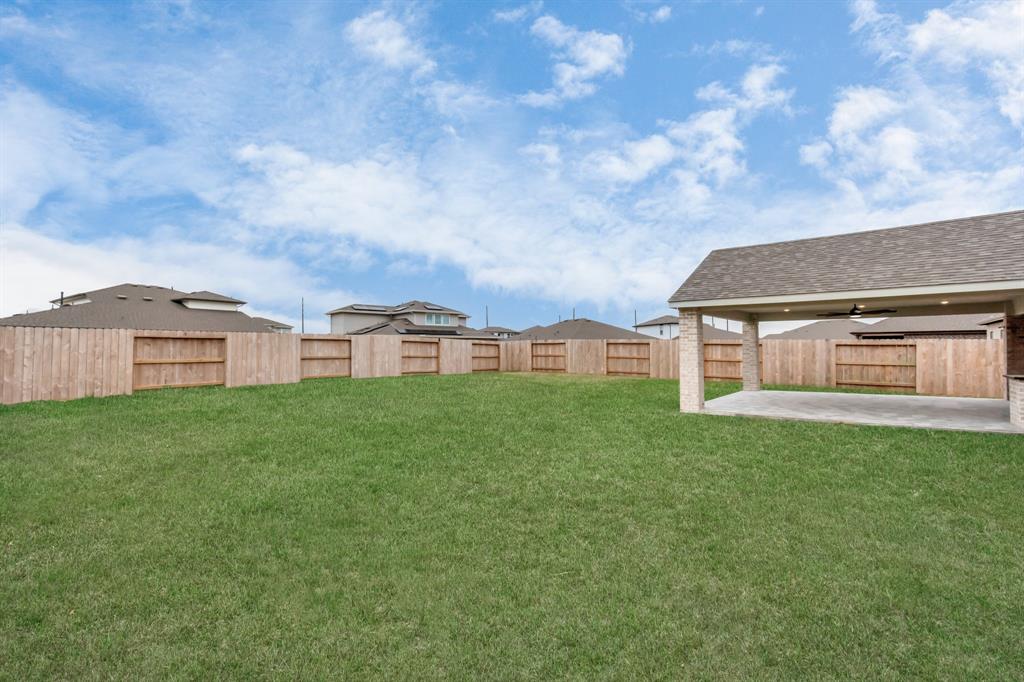 1111 Park Crest Drive, Missouri City, Texas image 11