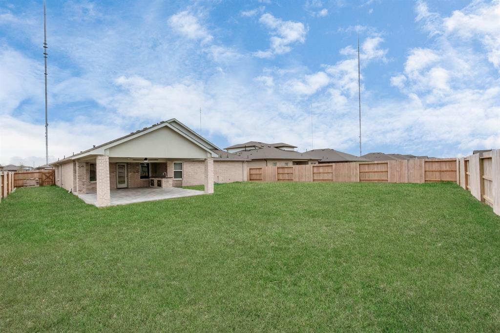 1111 Park Crest Drive, Missouri City, Texas image 9