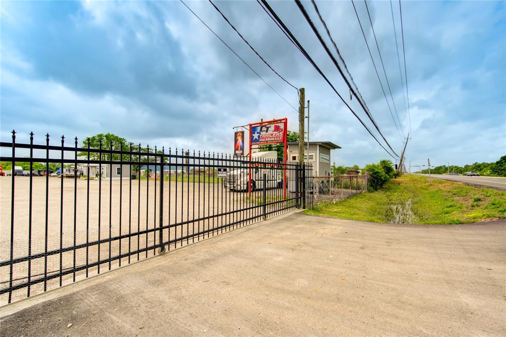 16302 Beaumont Highway, Houston, Texas image 9