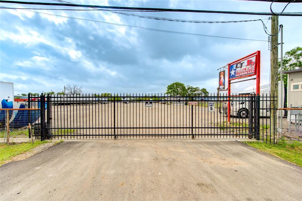 16302 Beaumont Highway, Houston, Texas image 8