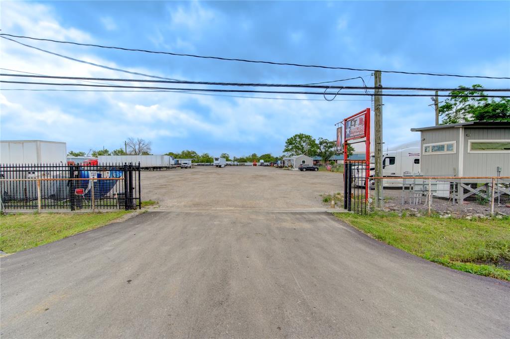 16302 Beaumont Highway, Houston, Texas image 10