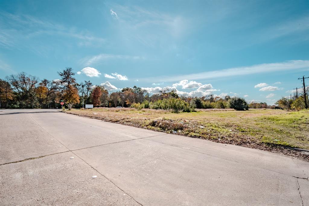 7355 Bellfort Avenue