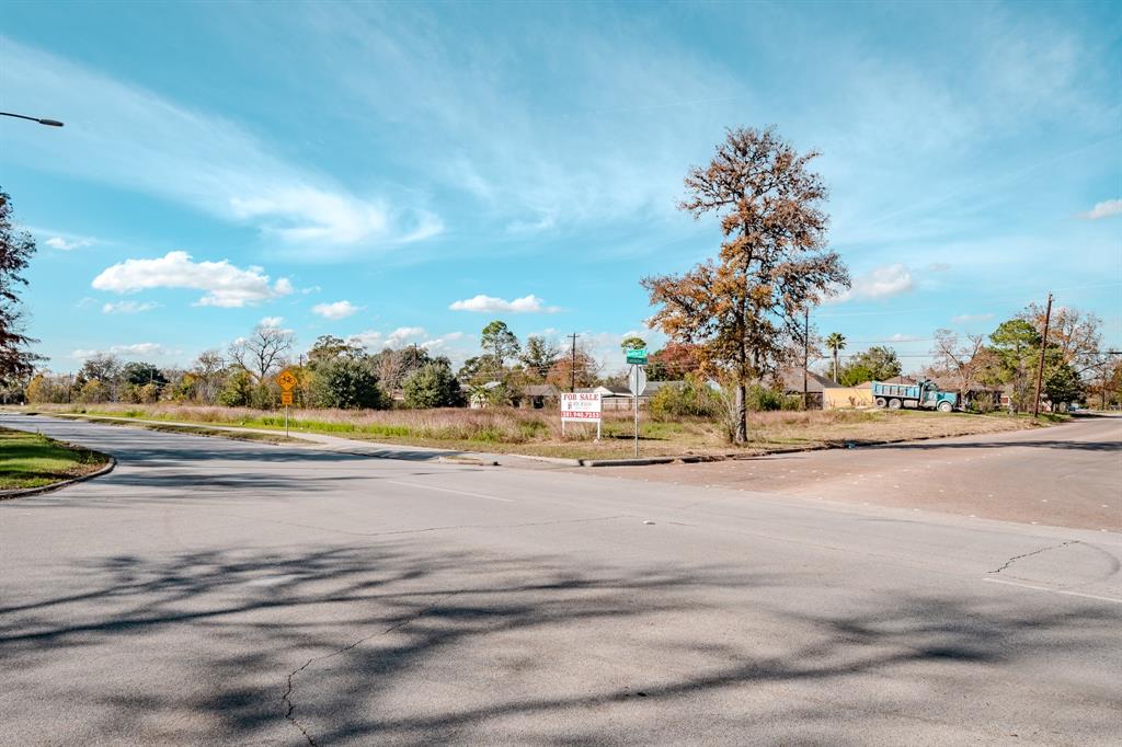 7355 Bellfort Avenue