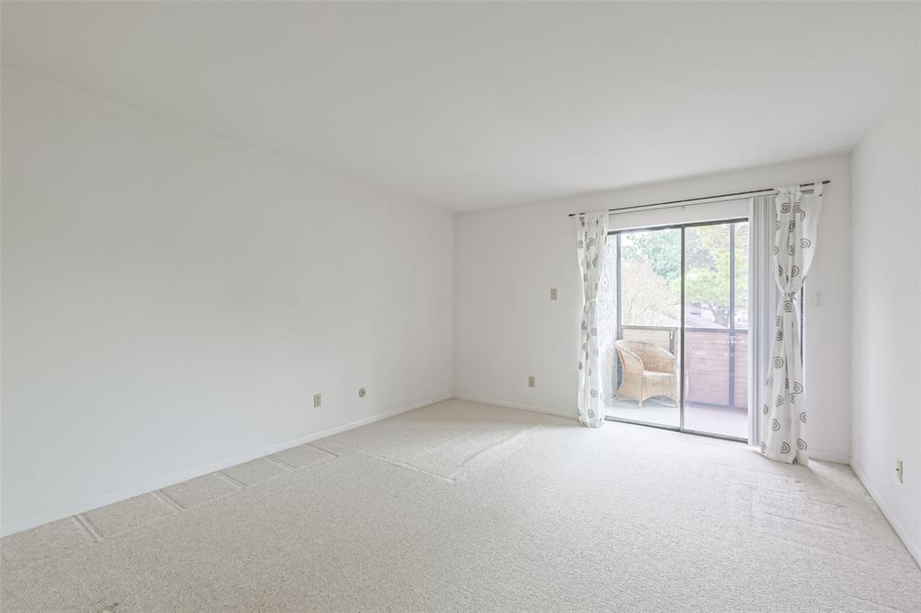 3035 Walnut Bend Lane 22