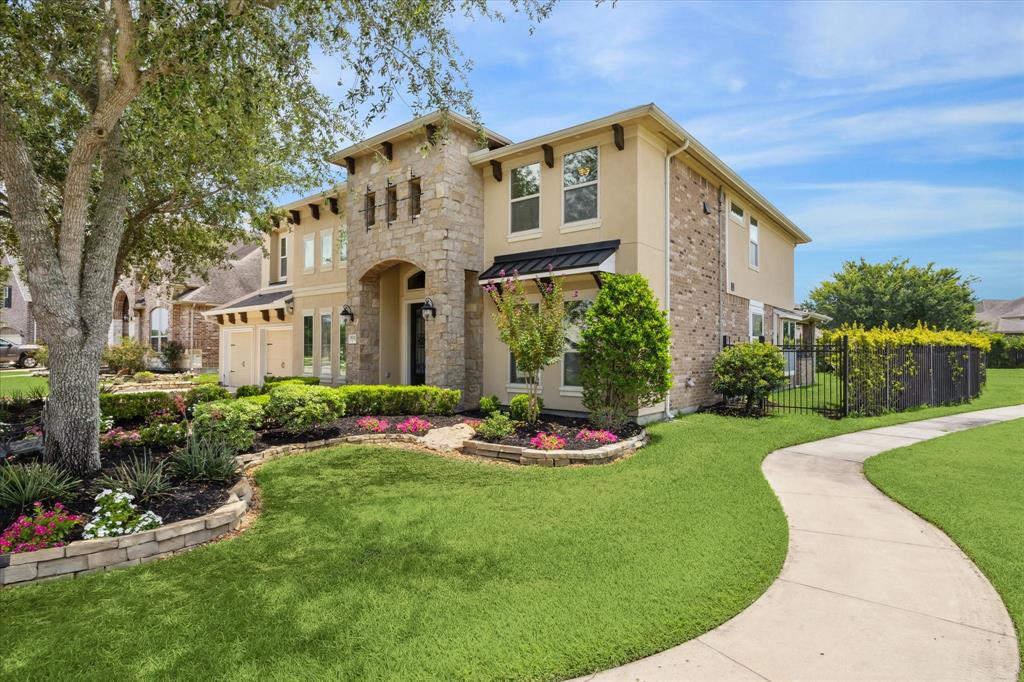 3931 Desert Rose Court