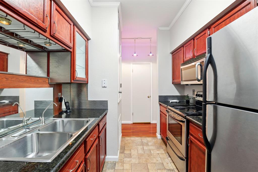 4001 Tanglewilde Street #304, Houston, Texas image 6