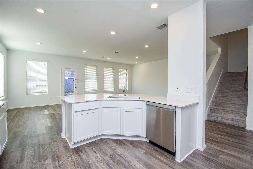7303 Dover View Lane, Katy, Texas image 9