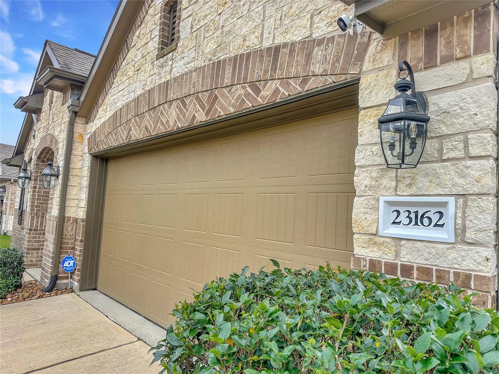 23162 Mestina Knoll Drive, Porter, Texas image 2