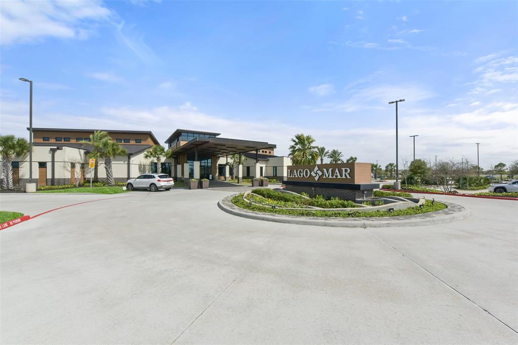 12801 Flora Manor Drive, La Marque, Texas image 44