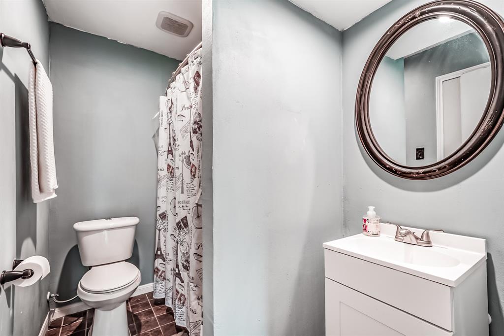 16619 Capewood Drive, Humble, Texas image 15