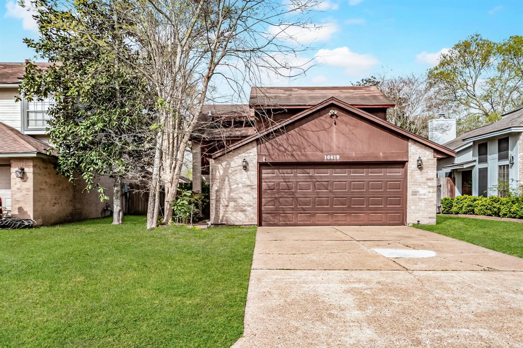 16619 Capewood Drive, Humble, Texas image 1