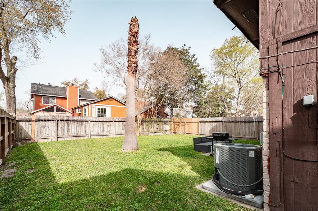 16619 Capewood Drive, Humble, Texas image 19