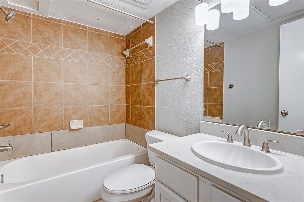 4515 Briar Hollow Place #113, Houston, Texas image 21