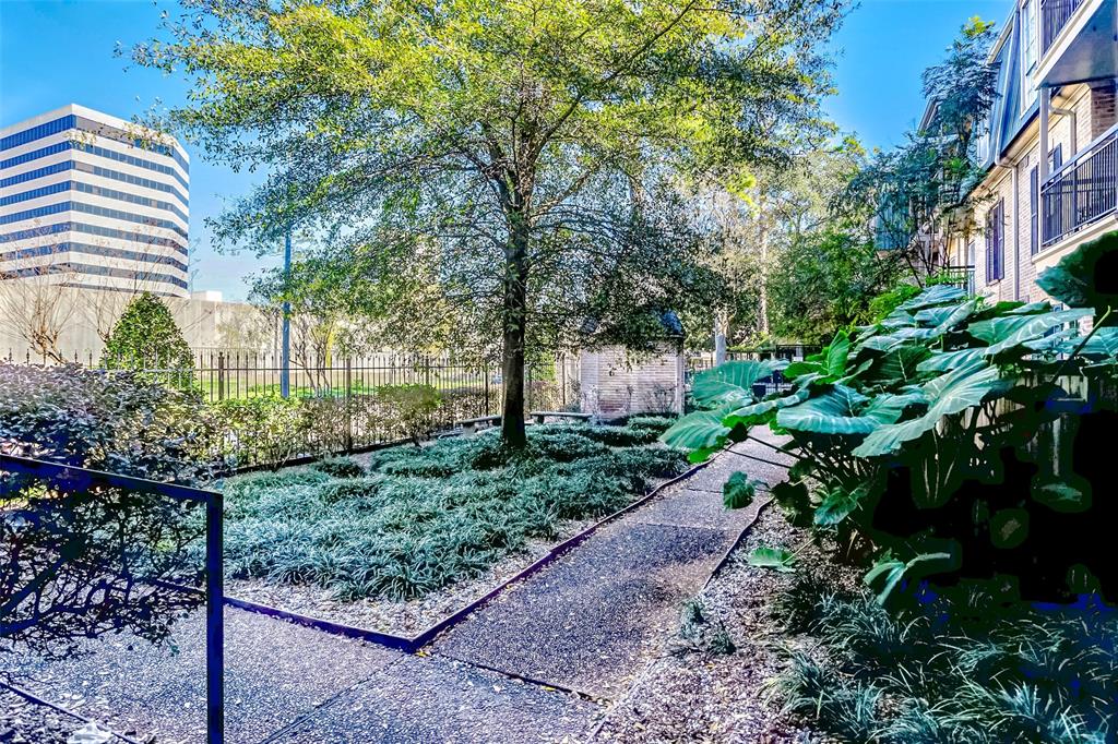 4515 Briar Hollow Place #113, Houston, Texas image 3