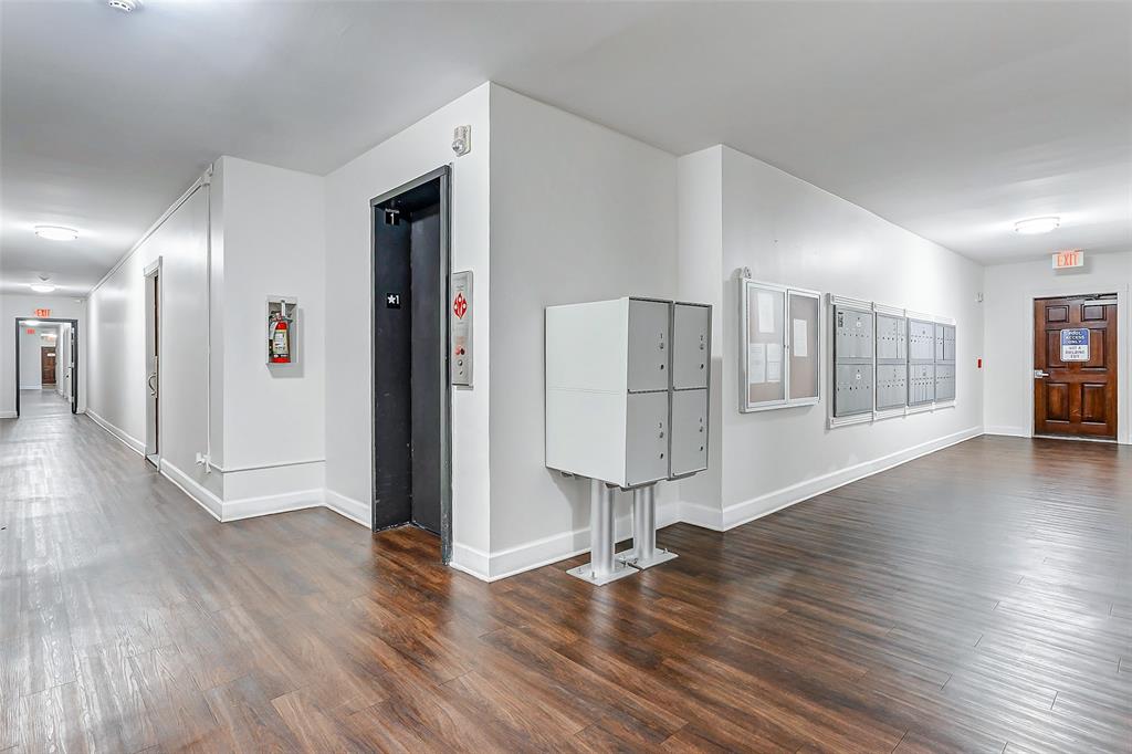 4515 Briar Hollow Place #113, Houston, Texas image 34