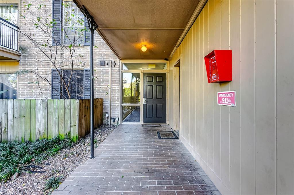 4515 Briar Hollow Place #113, Houston, Texas image 4