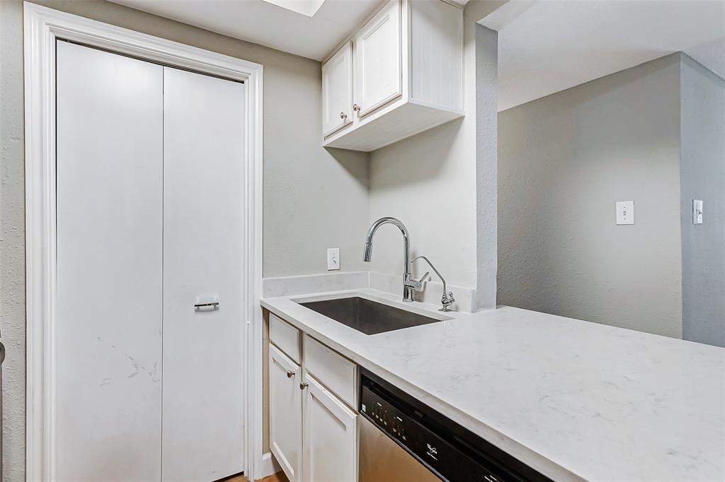 4515 Briar Hollow Place #113, Houston, Texas image 14
