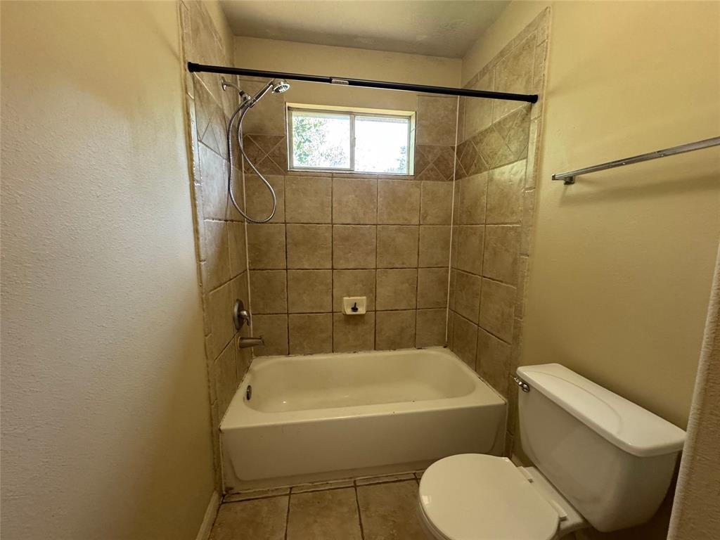 8802 Rolling Rapids Road, Humble, Texas image 16