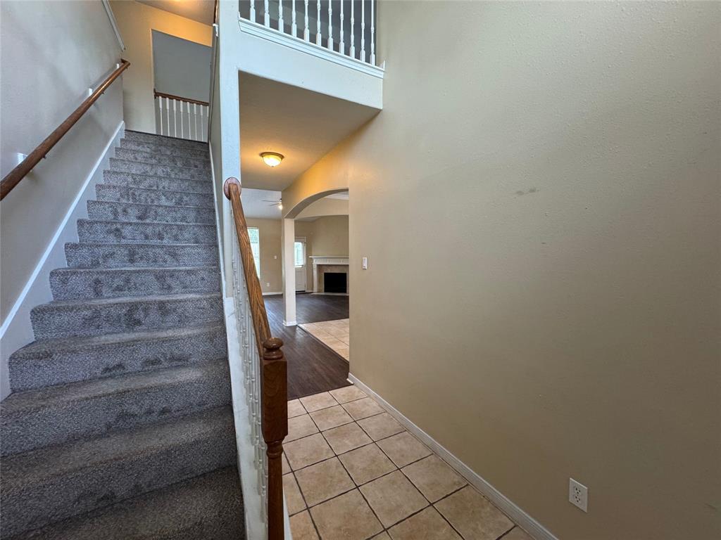 8802 Rolling Rapids Road, Humble, Texas image 9