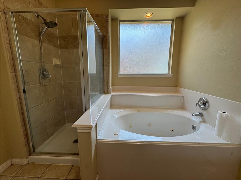 8802 Rolling Rapids Road, Humble, Texas image 14