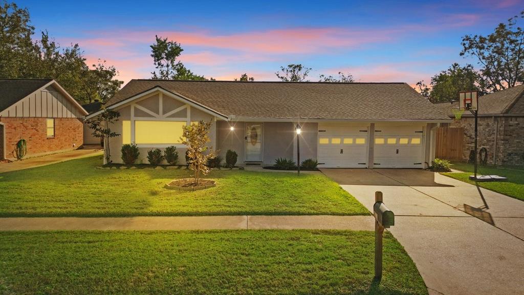 15722 Edenvale Street, Friendswood, Texas image 4