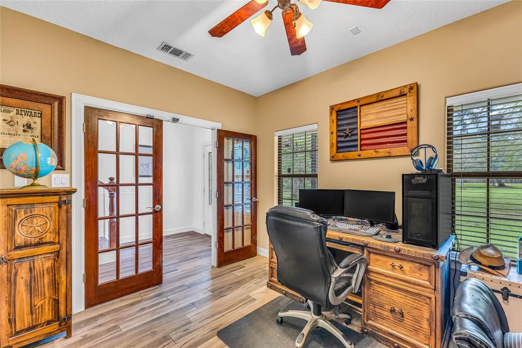 20407 Deer Run Road, Damon, Texas image 17