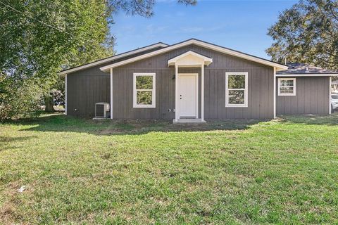 A home in Port Neches