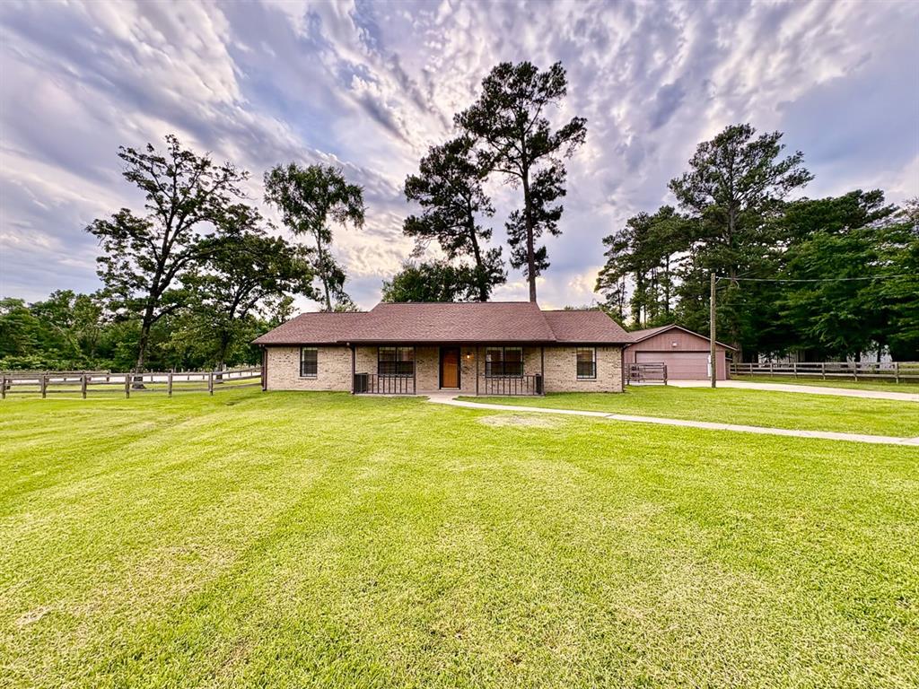 163 Hadley Creek Bend Bnd, Huntsville, Texas image 1
