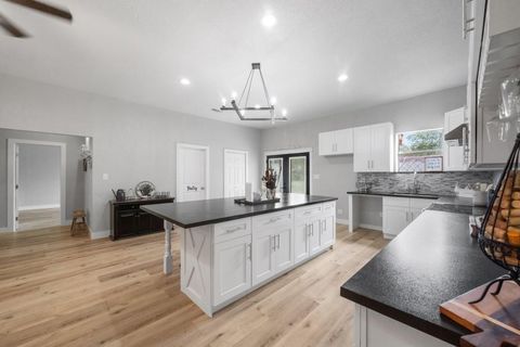 7221 County Road 208 Danbury TX 77534