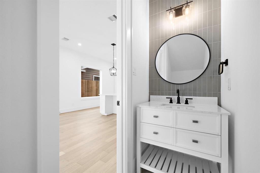 1110 E 25th Street, Houston, Texas image 18