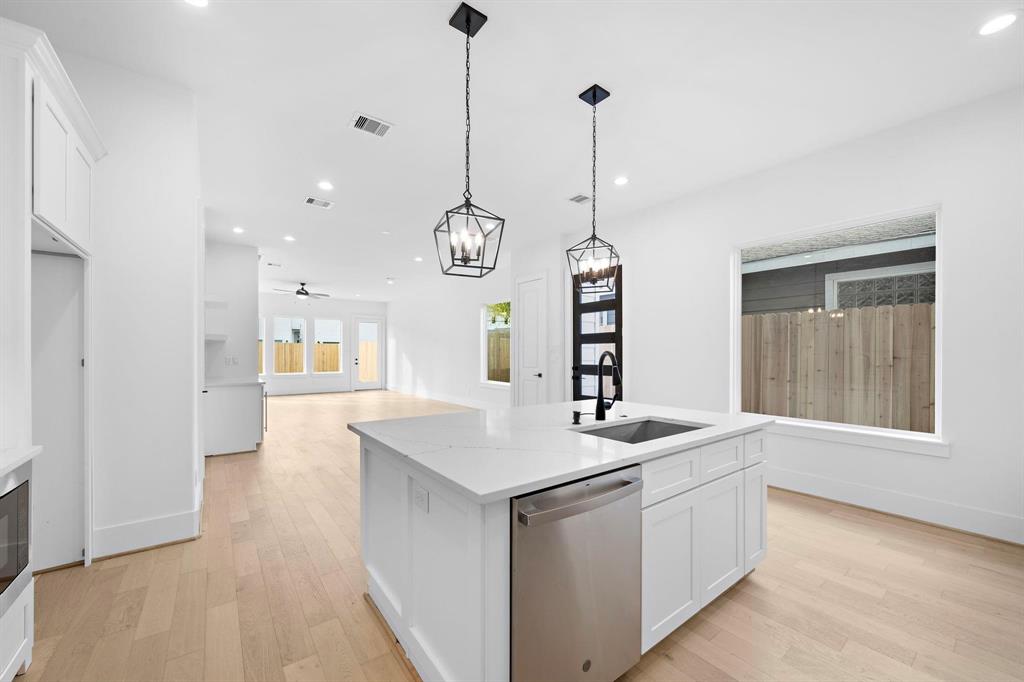 1110 E 25th Street, Houston, Texas image 16
