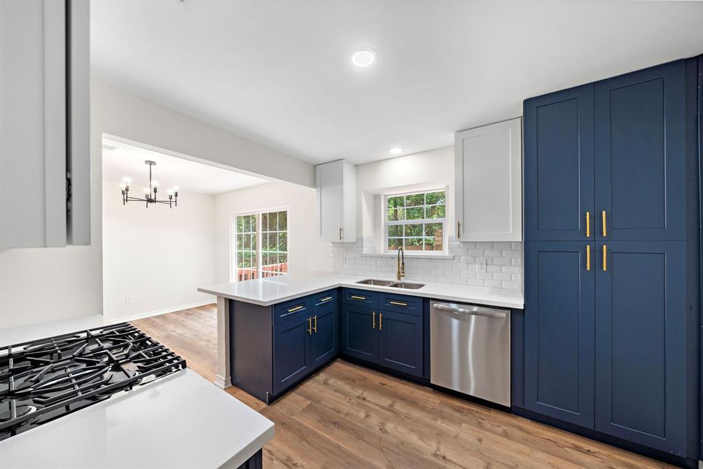52 S High Oaks Circle, The Woodlands, Texas image 1