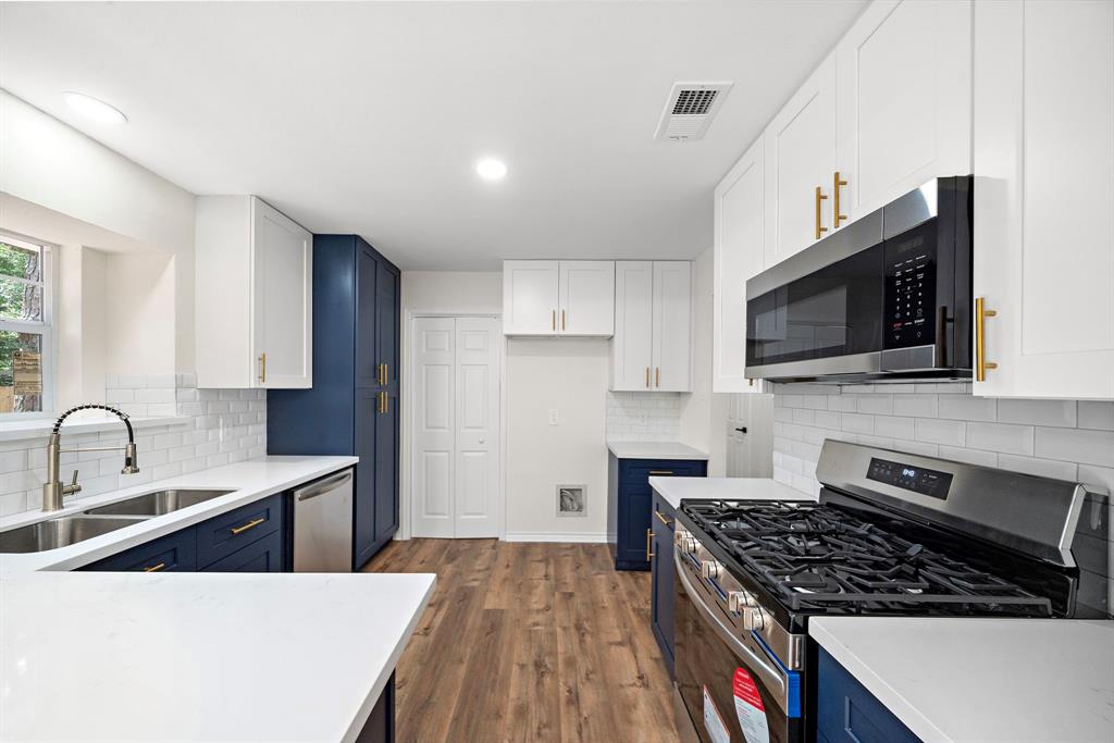 52 S High Oaks Circle, The Woodlands, Texas image 11