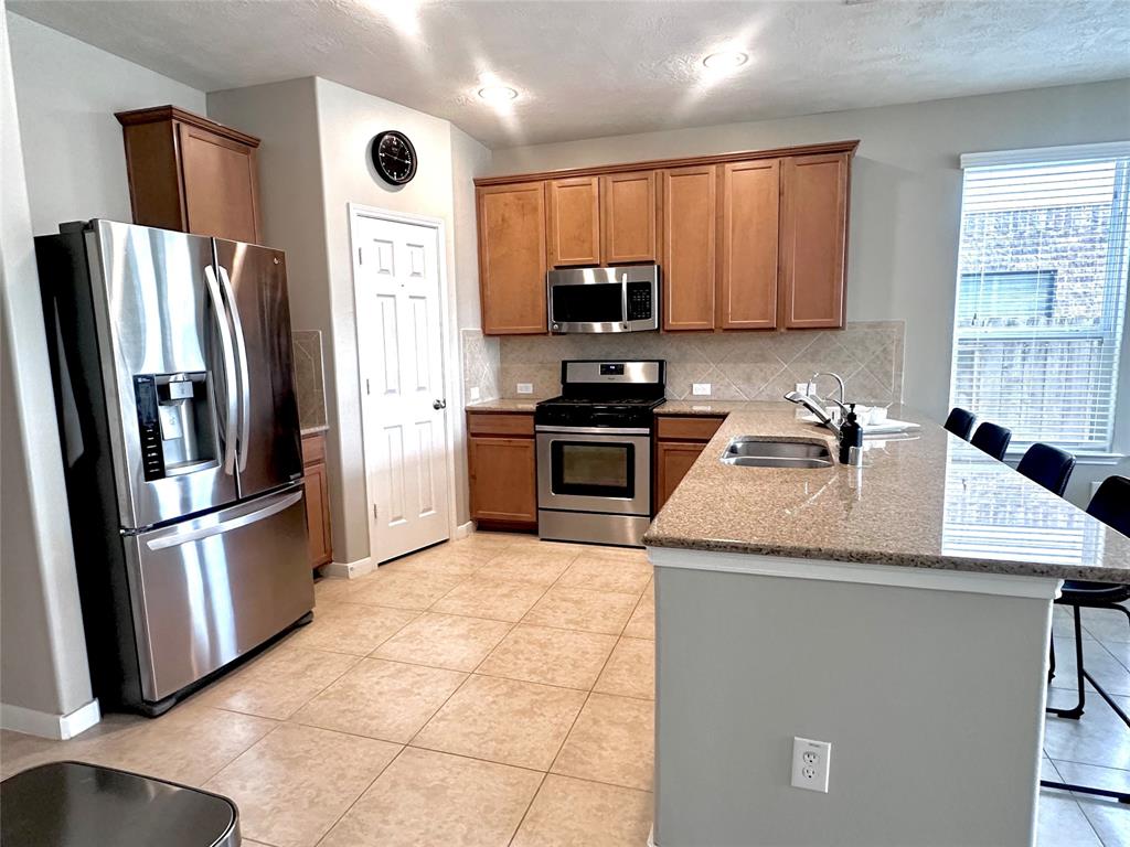 23618 Plantation Pines Lane, Tomball, Texas image 3
