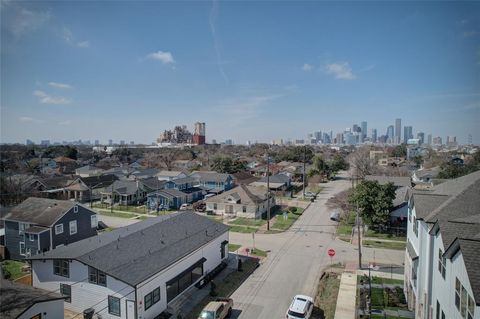 201 Eastwood Unit S3 Street 3 Houston TX 77011