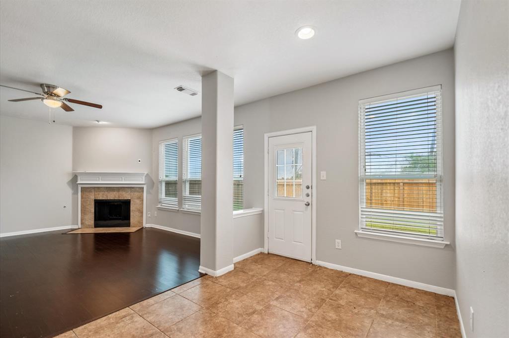 3026 Ripple Bend Court, Pearland, Texas image 10