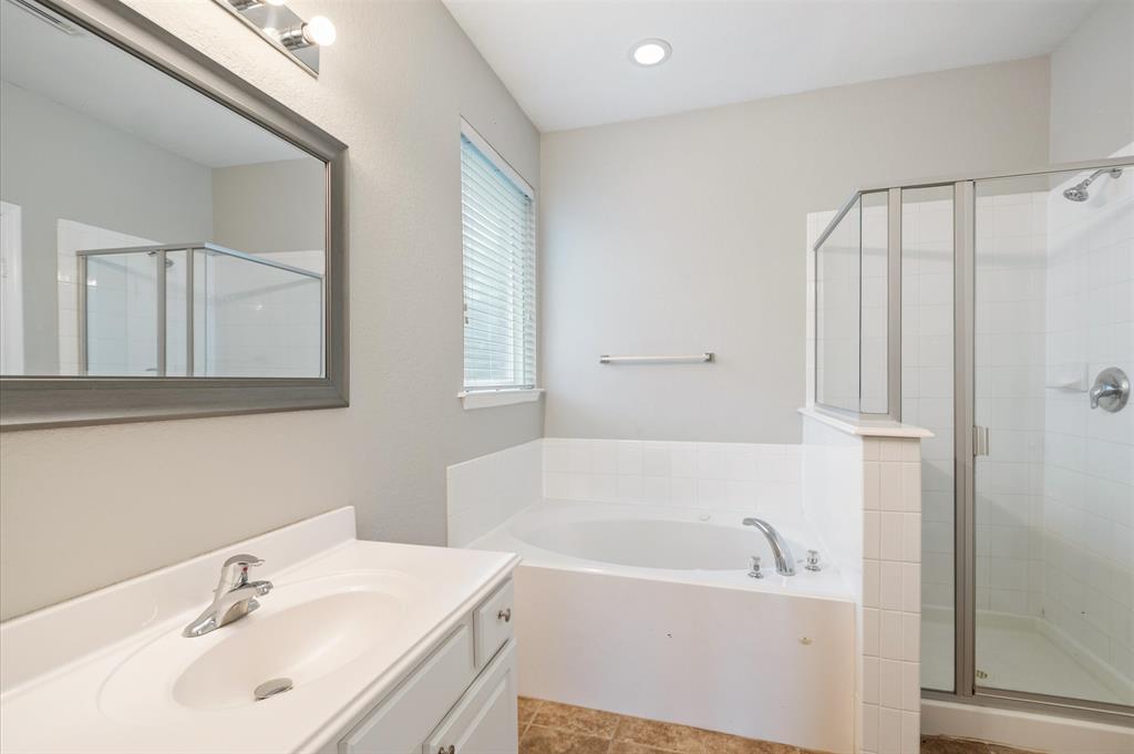 3026 Ripple Bend Court, Pearland, Texas image 17