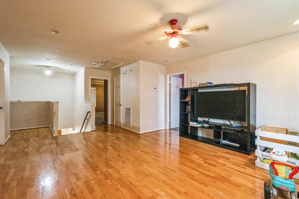 18006 Hobby Forest Lane, Humble, Texas image 18